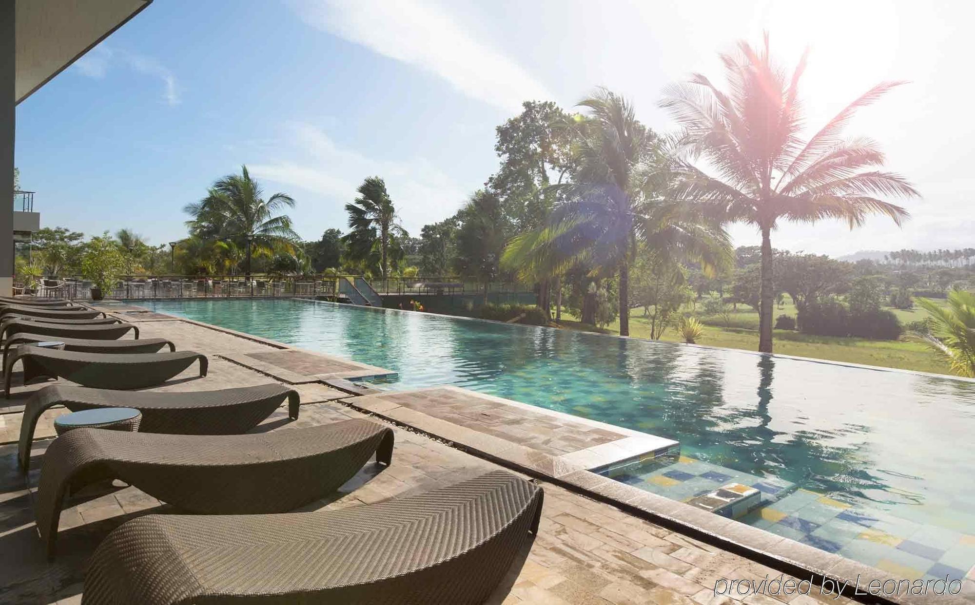 Novotel Manado Golf Resort & Convention Center Exterior photo