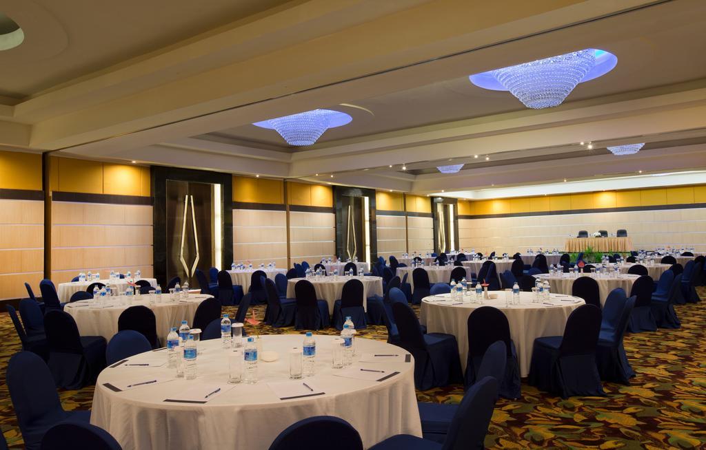 Novotel Manado Golf Resort & Convention Center Exterior photo