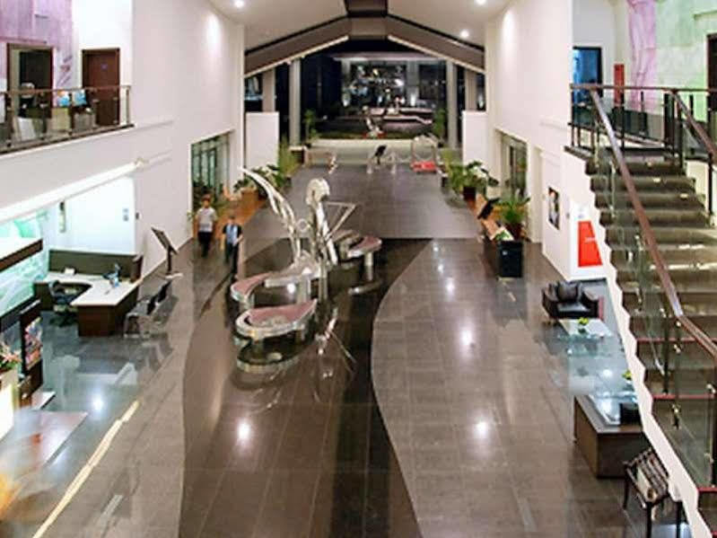 Novotel Manado Golf Resort & Convention Center Interior photo