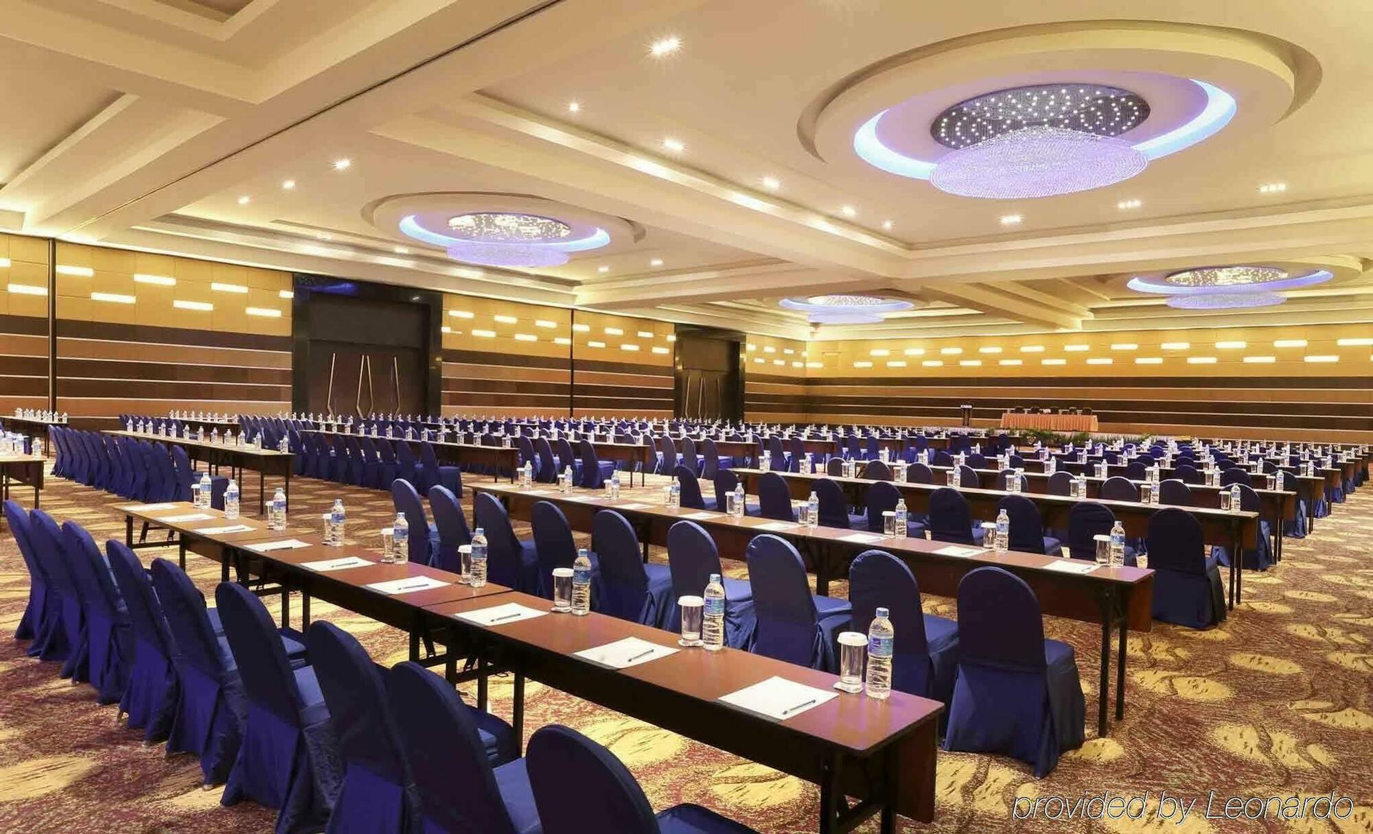 Novotel Manado Golf Resort & Convention Center Exterior photo